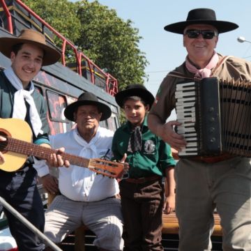Tradicional Cavalgada abre XVII edição do Rodeio do Caverá 
