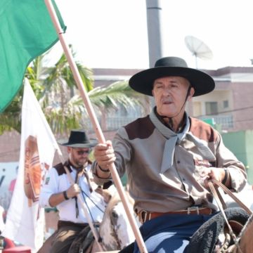 Tradicional Cavalgada abre XVII edição do Rodeio do Caverá 