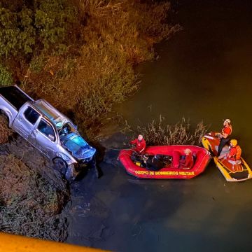Motorista morre ao cair da ponte sobre o Rio Araranguá.   