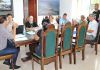 Servidores administrando a folha 