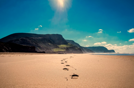 É tempo de travessia