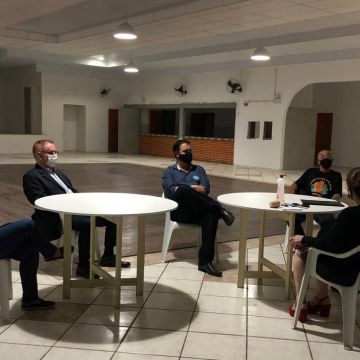 Igor Batista e Dr°. Ribeiro participam de reuniões com associações de bairros 
