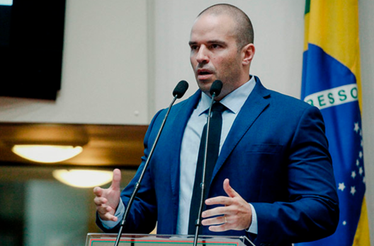 Jessé Lopes perdeu a noção da sensatez