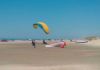 Pilotos de paramotor conquistam espaço para pousos e decolagens